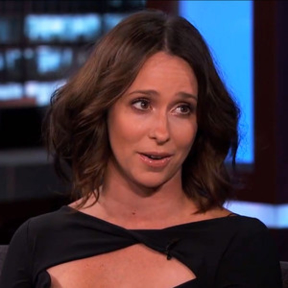 Yes Jennifer Love Hewitt Really Sent Matt Damon A Bed E News